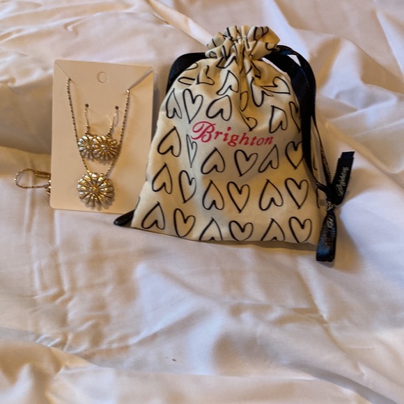 Brighton Daisy Necklace and Earrings set - Picture 5 of 5